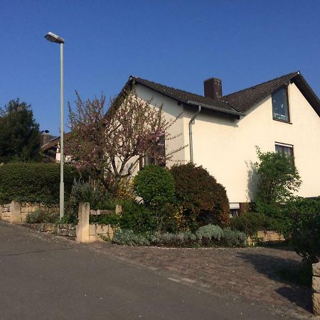 Schones Zimmer In Gimmeldingen/ Konigsbach Neustadt an der Weinstrasse Exterior photo